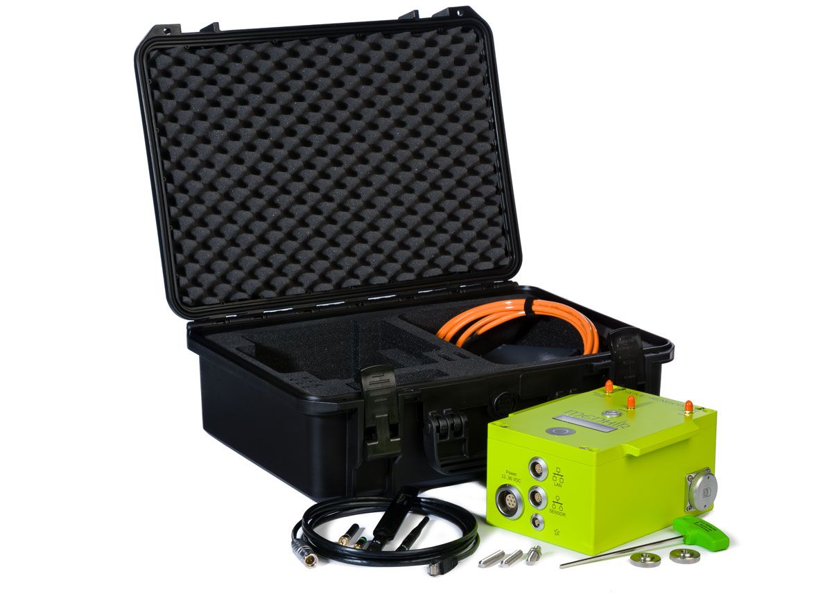 Koffer mit Messgeräten zur Erschütterungsüberwachung